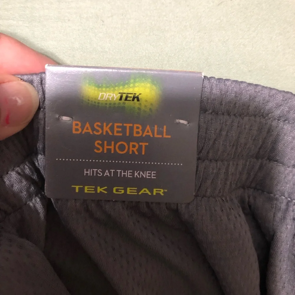 Tek Gear‎ NWT husky boys size small grey with green new basketball shorts new